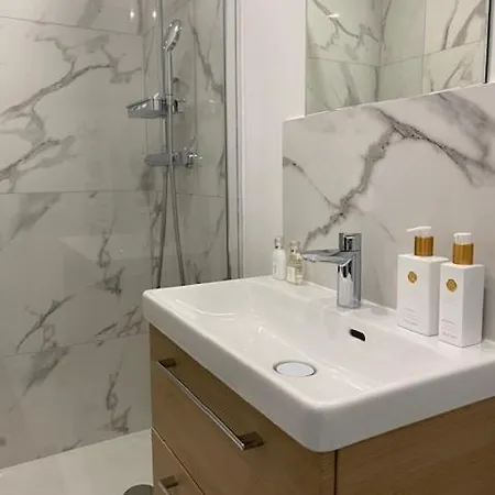 Calme Et Elegant A La Campagne Apartmán